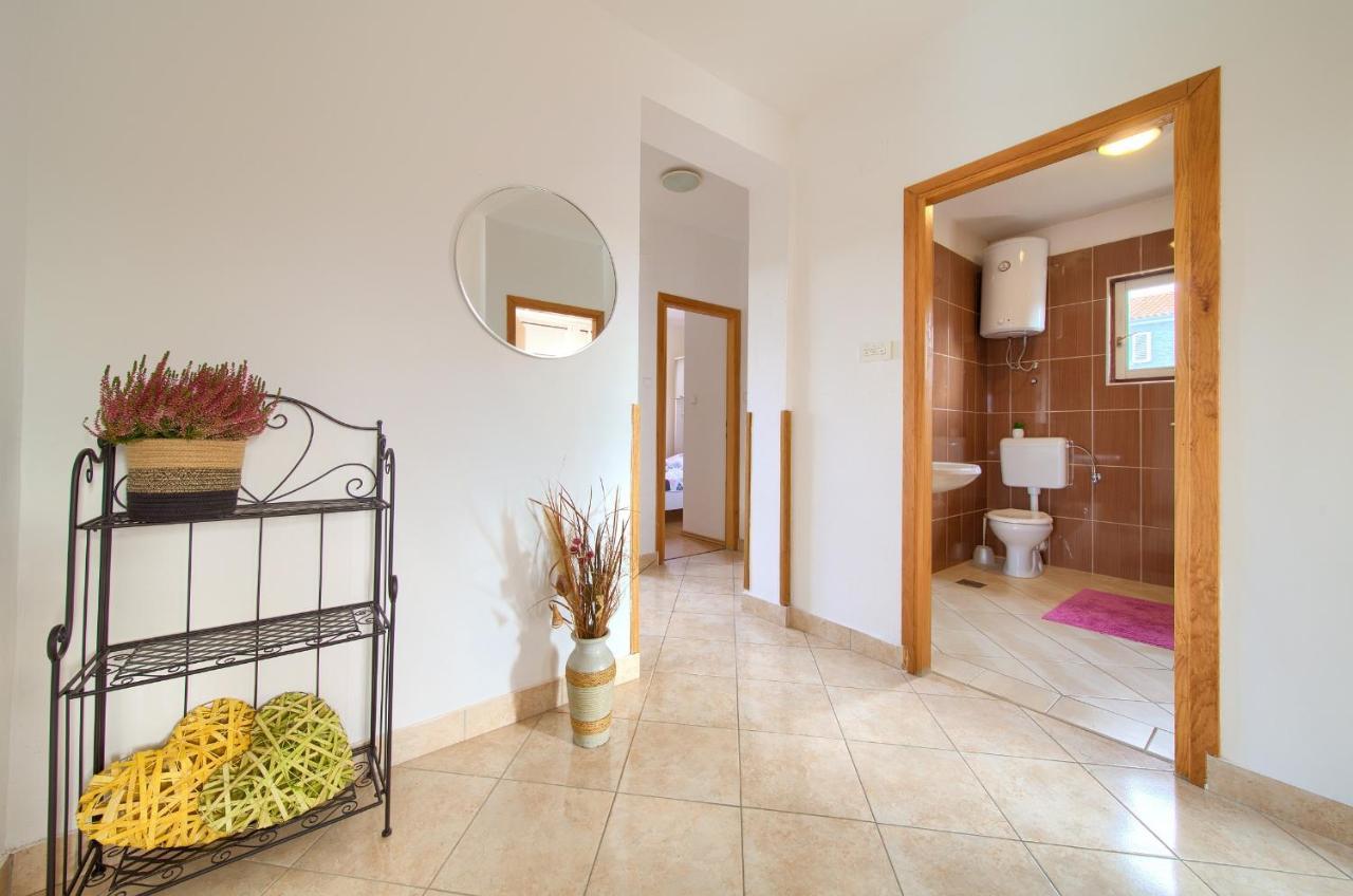 Rasopasno Apartment With Terrace And Private Parking Exteriör bild