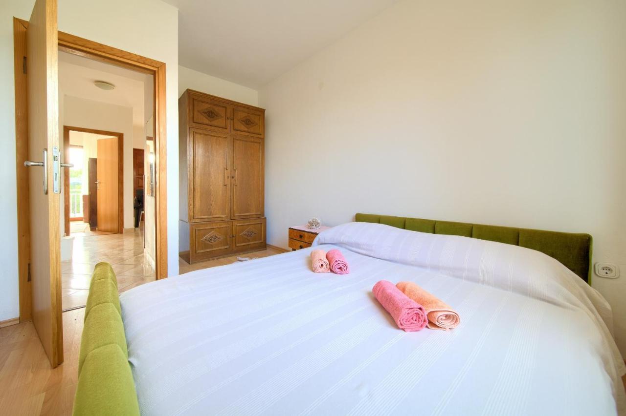 Rasopasno Apartment With Terrace And Private Parking Exteriör bild