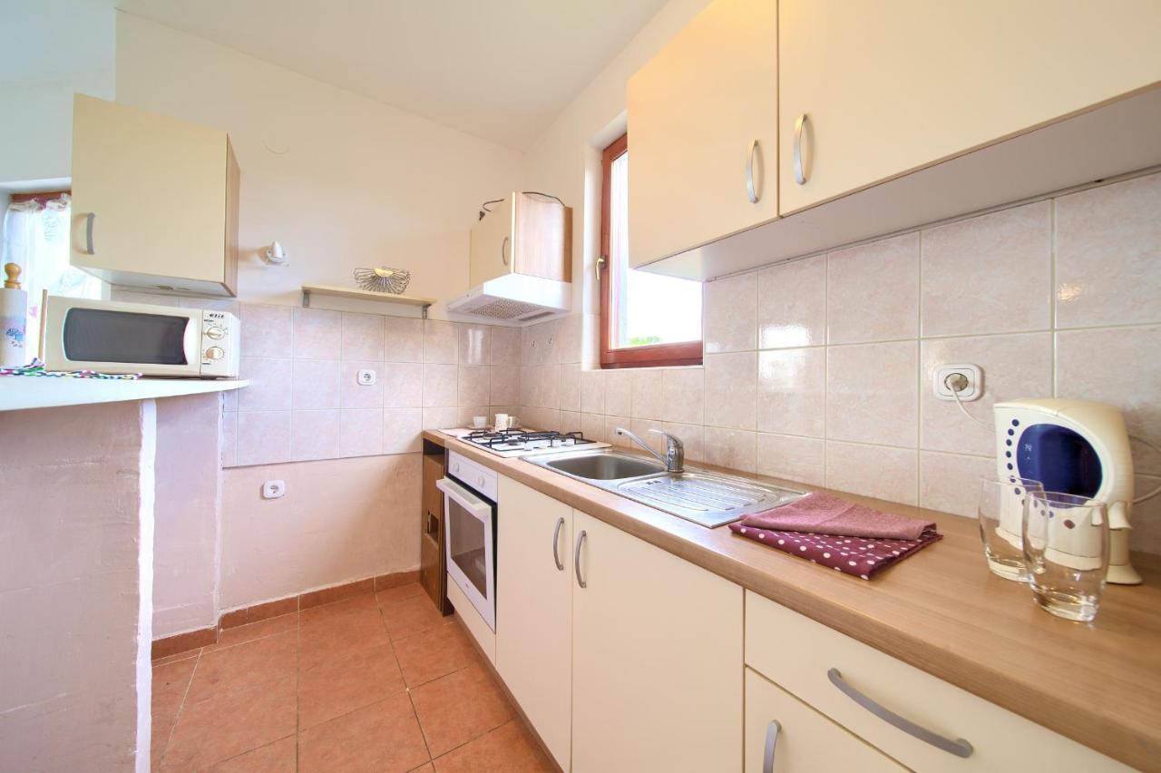 Rasopasno Apartment With Terrace And Private Parking Exteriör bild